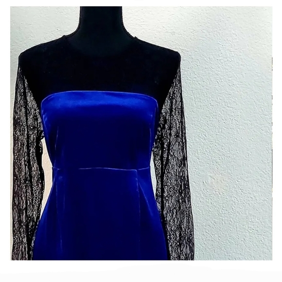 Lace & Velvet Maternity Dress - Size 10 - Picture 4 of 6